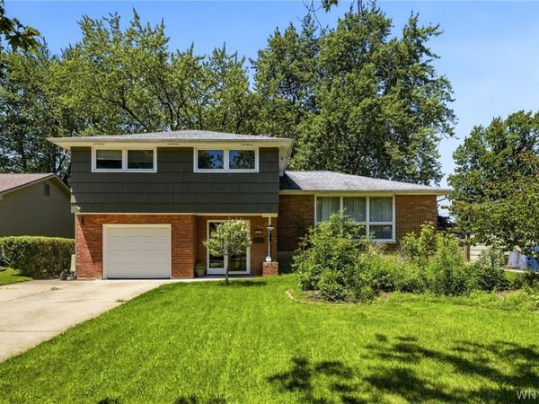 10 Cottonwood Drive, Buffalo, NY 14221