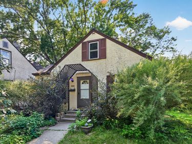 5336 Hiawatha Lane, Minneapolis, MN 55417