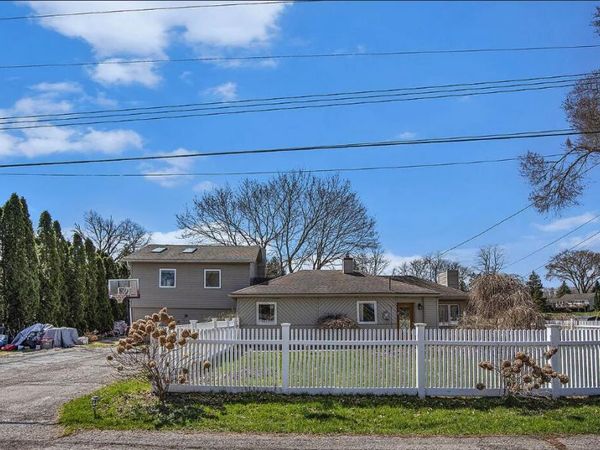 10401 Degrand Street, White Lake, MI 48386