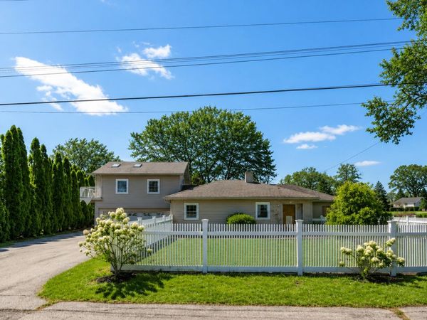 10401 Degrand Street, White Lake, MI 48386