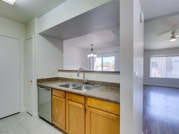 6650 W Warm Springs Road, Unit 2118, Las Vegas, NV 89118