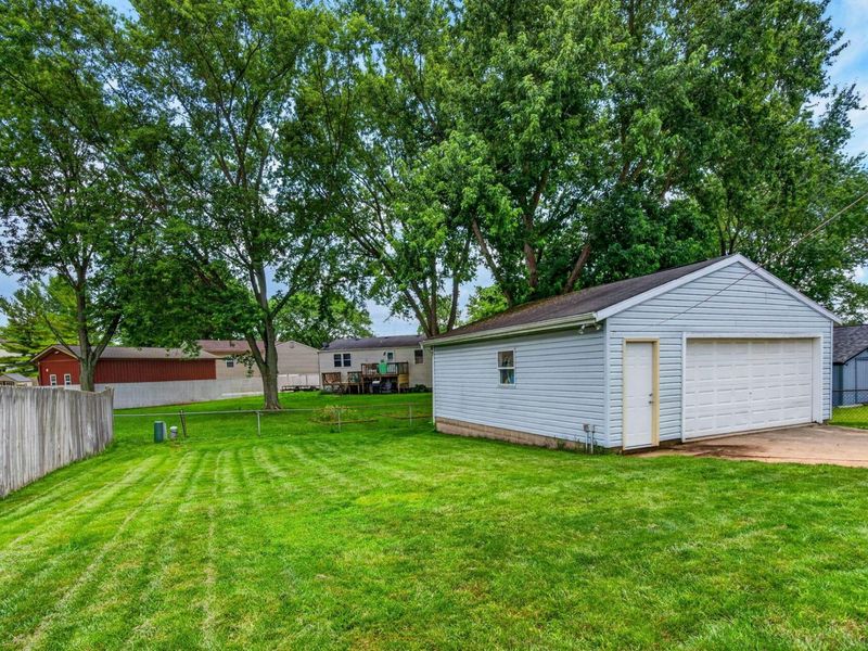 8767 Hubbard Drive S, Galloway, OH 43119 Photo 26