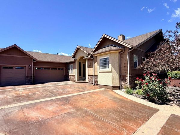 901 Sweetwater Drive, Gardnerville, NV 89460