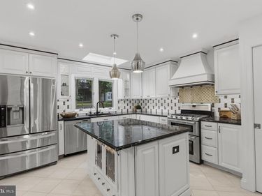20644 CUTWATER PLACE, POTOMAC FALLS, VA 20165