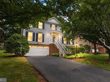 20644 CUTWATER PLACE, POTOMAC FALLS, VA 20165