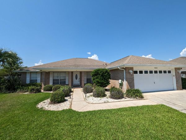 9903 Parker Lake Circle, Navarre, FL 32566
