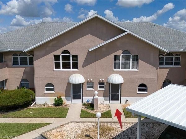 28 Cosmopolitan DR, Unit 15, LEHIGH ACRES, FL 33936
