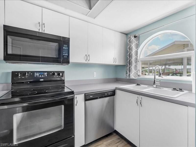 28 Cosmopolitan Dr, Unit 15, Lehigh Acres, FL 33936 Photo