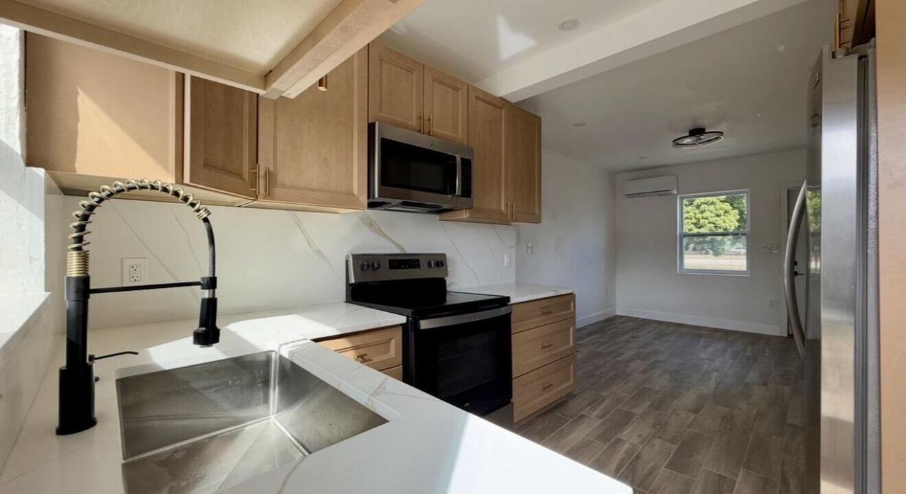 24 SW 10th Avenue, Delray Beach, FL 33444 Photo
