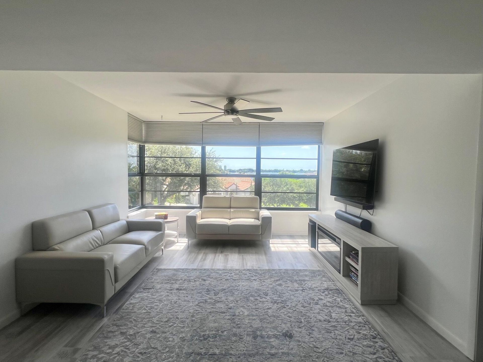 3516 Whitehall Drive, Unit 301, West Palm Beach, FL 33401 Photo