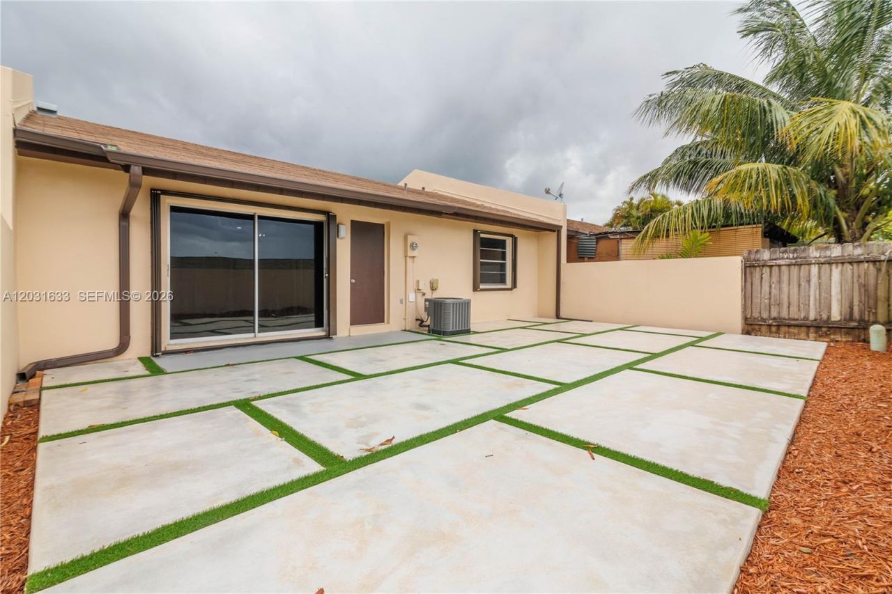 11903 SW 110th St Cir E , Unit 11903, Miami, FL 33186 Photo