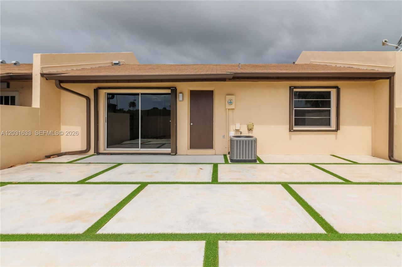 11903 SW 110th St Cir E , Unit 11903, Miami, FL 33186 Photo