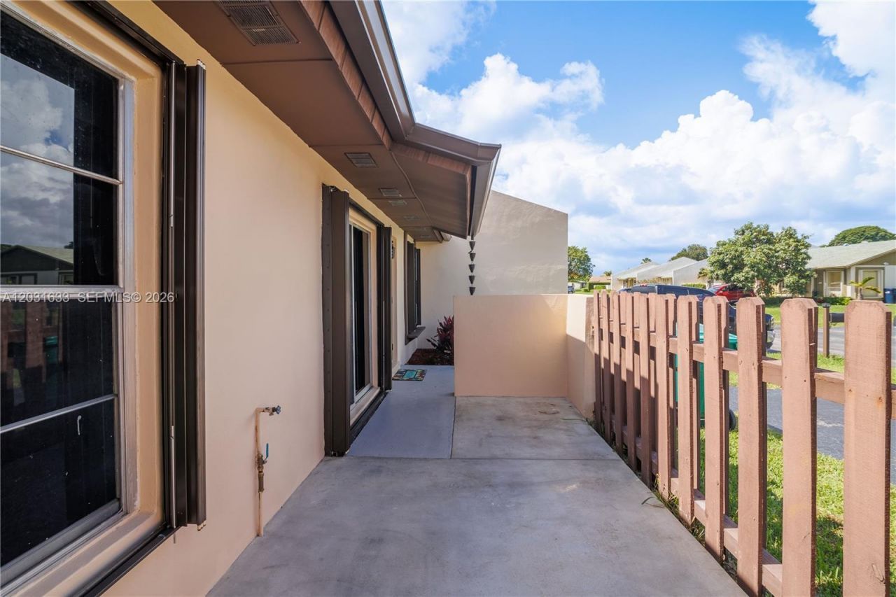 11903 SW 110th St Cir E , Unit 11903, Miami, FL 33186 Photo