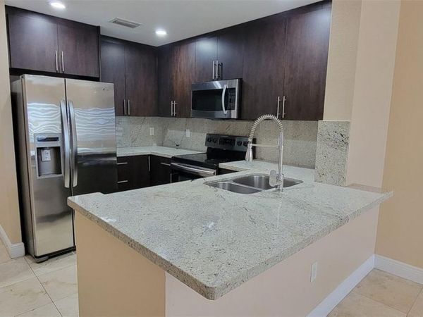 10 Aragon Ave , Unit 901, Coral Gables, FL 33134