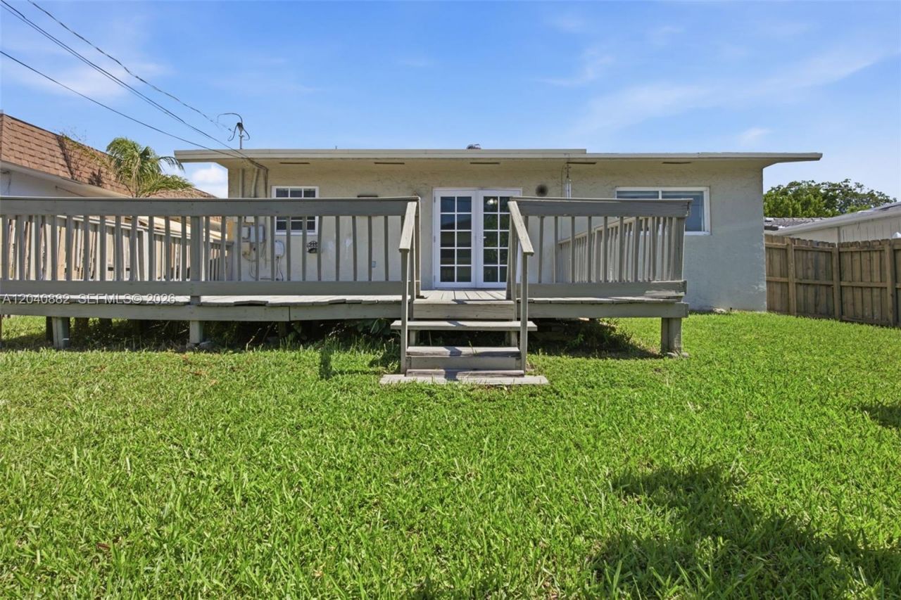 816 Johnson St , Hollywood, FL 33019 Photo