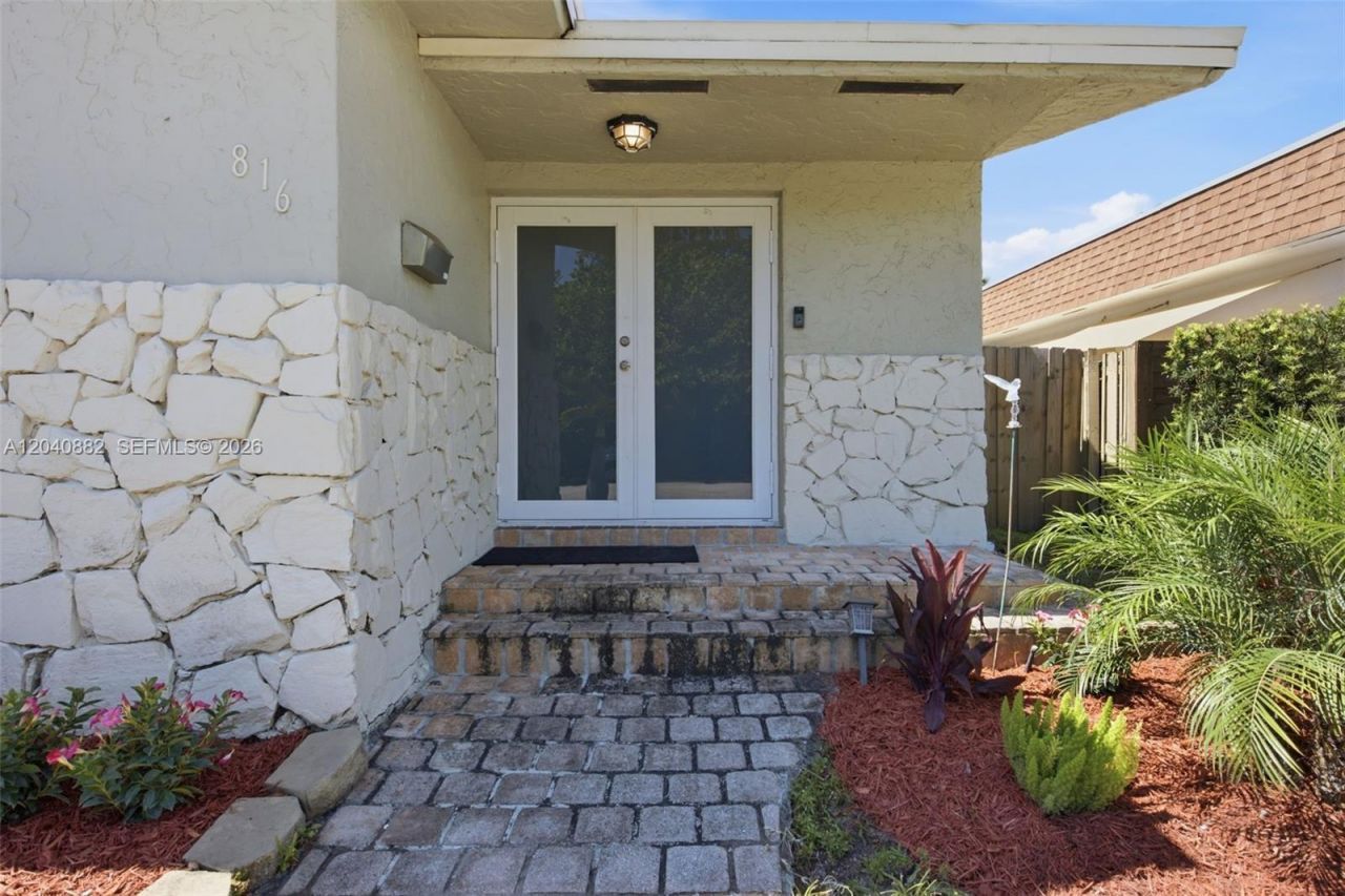 816 Johnson St , Hollywood, FL 33019 Photo
