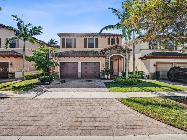 2502 NE 1st St , Homestead, FL 33033