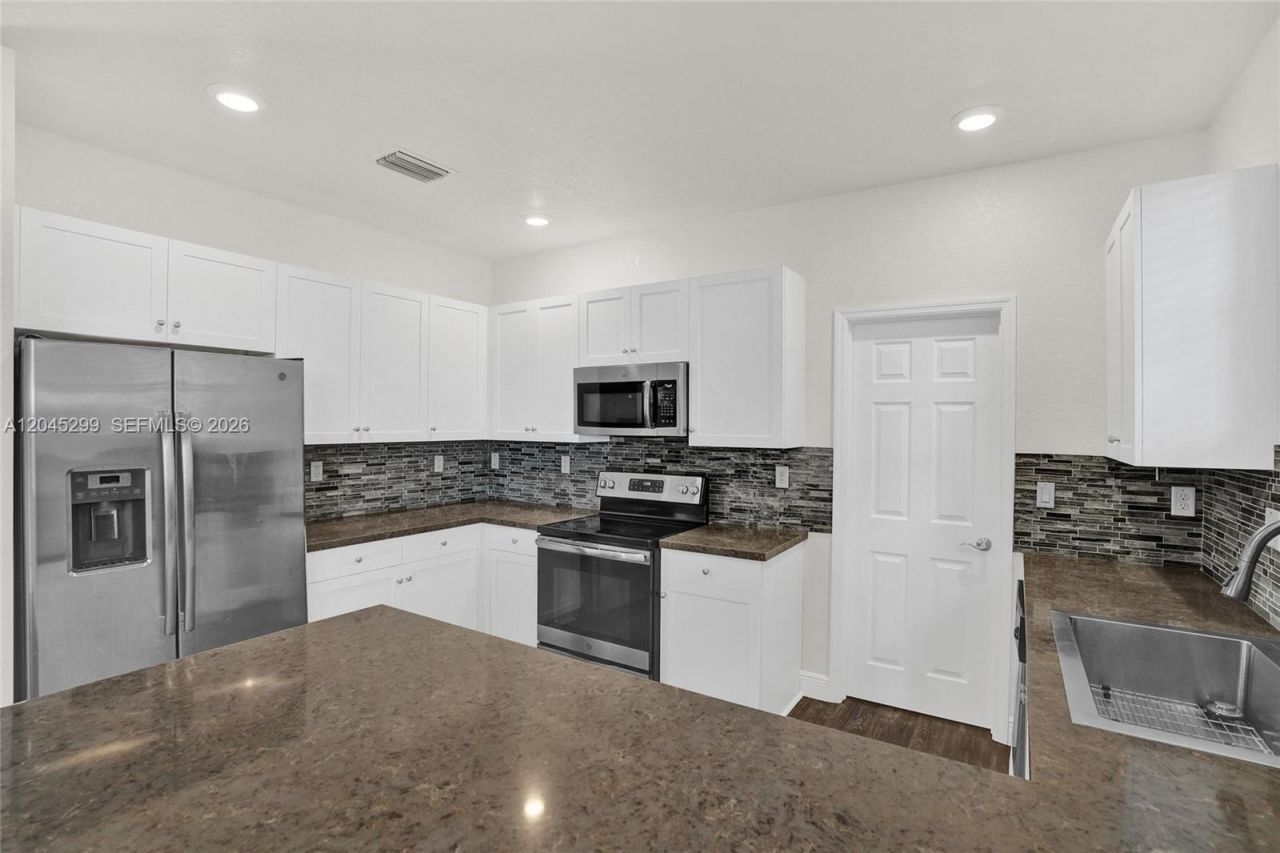 2502 NE 1st St , Homestead, FL 33033 Photo