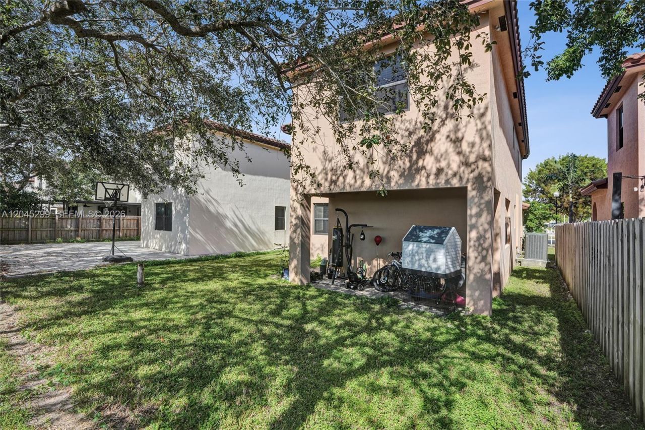 2502 NE 1st St , Homestead, FL 33033 Photo
