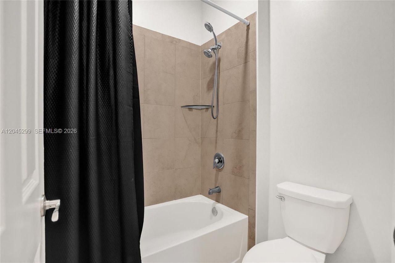2502 NE 1st St , Homestead, FL 33033 Photo