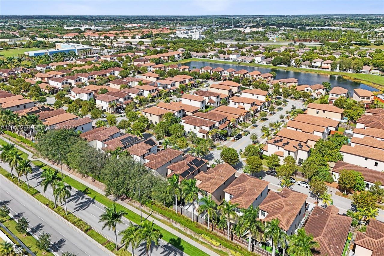2502 NE 1st St , Homestead, FL 33033 Photo