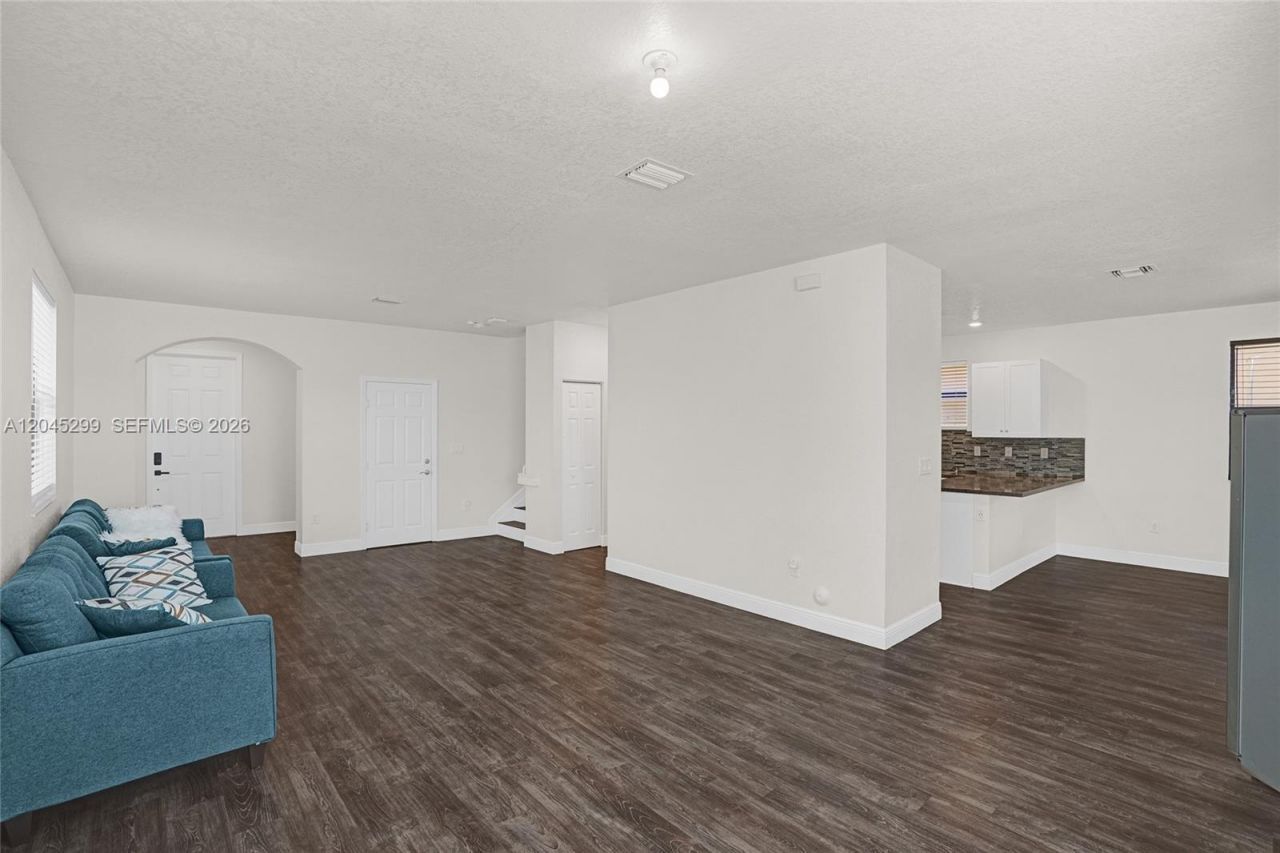2502 NE 1st St , Homestead, FL 33033 Photo