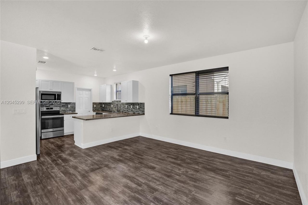 2502 NE 1st St , Homestead, FL 33033 Photo