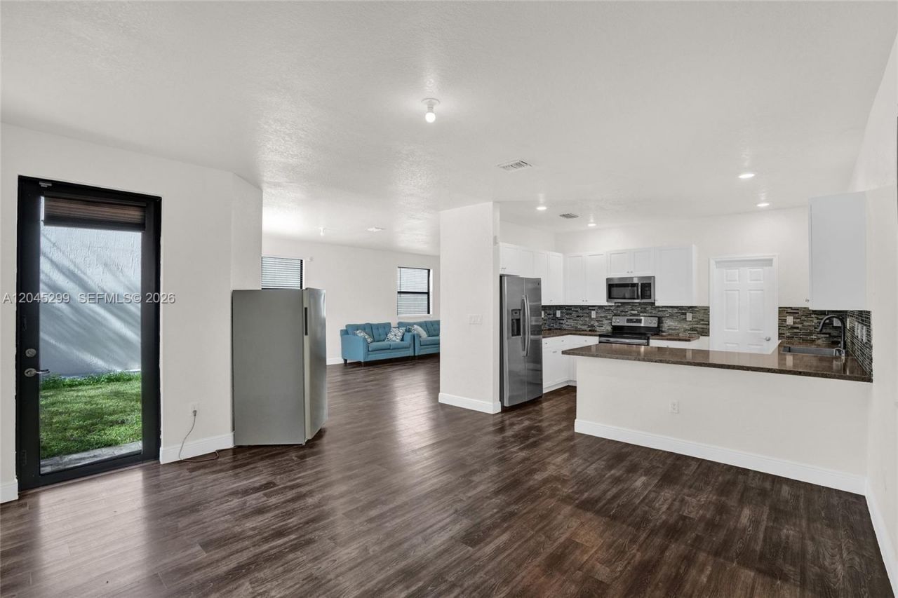 2502 NE 1st St , Homestead, FL 33033 Photo