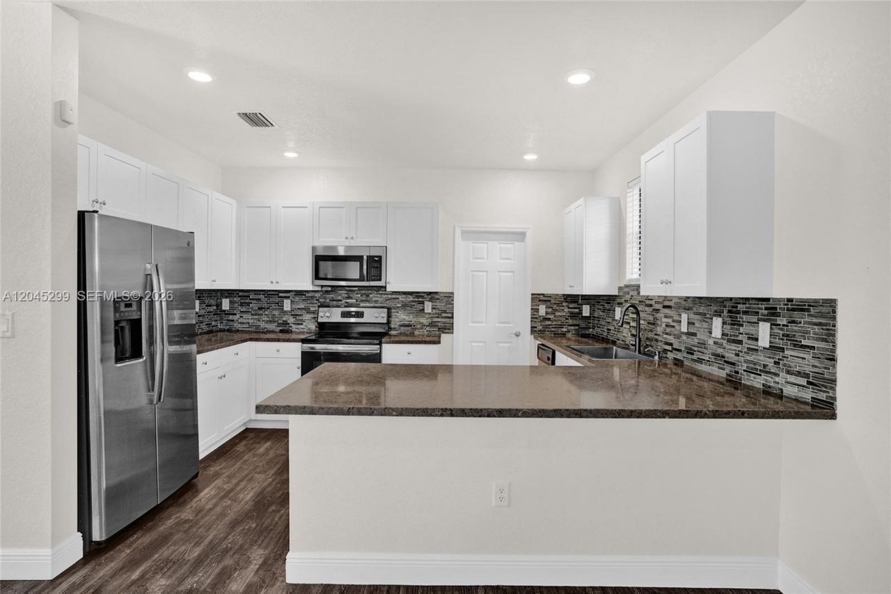 2502 NE 1st St , Homestead, FL 33033 Photo
