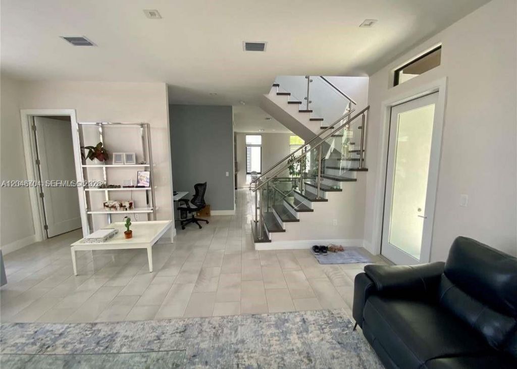 8256 NW 48th Ter, Doral, FL 33166 Photo