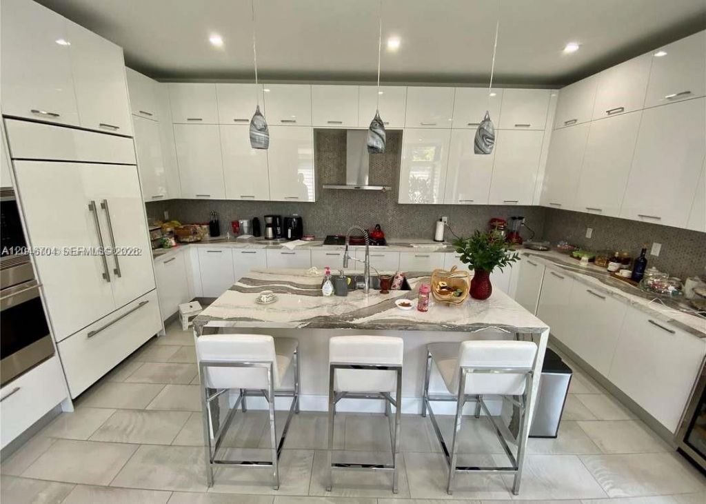 8256 NW 48th Ter, Doral, FL 33166 Photo