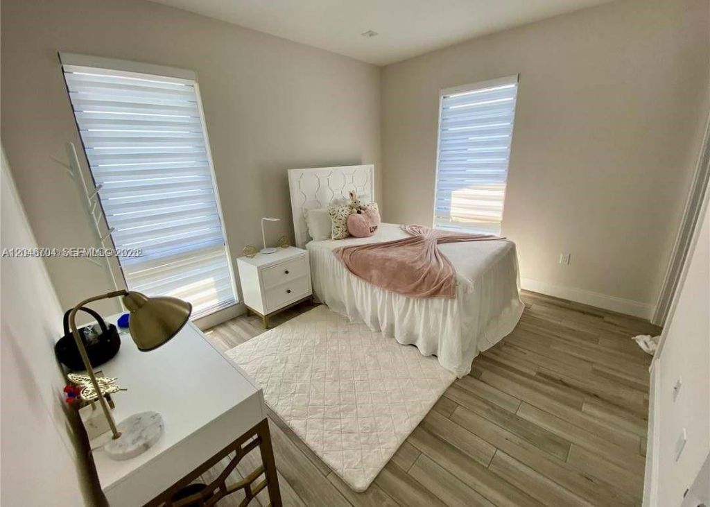 8256 NW 48th Ter, Doral, FL 33166 Photo