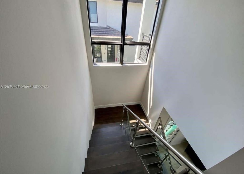 8256 NW 48th Ter, Doral, FL 33166 Photo