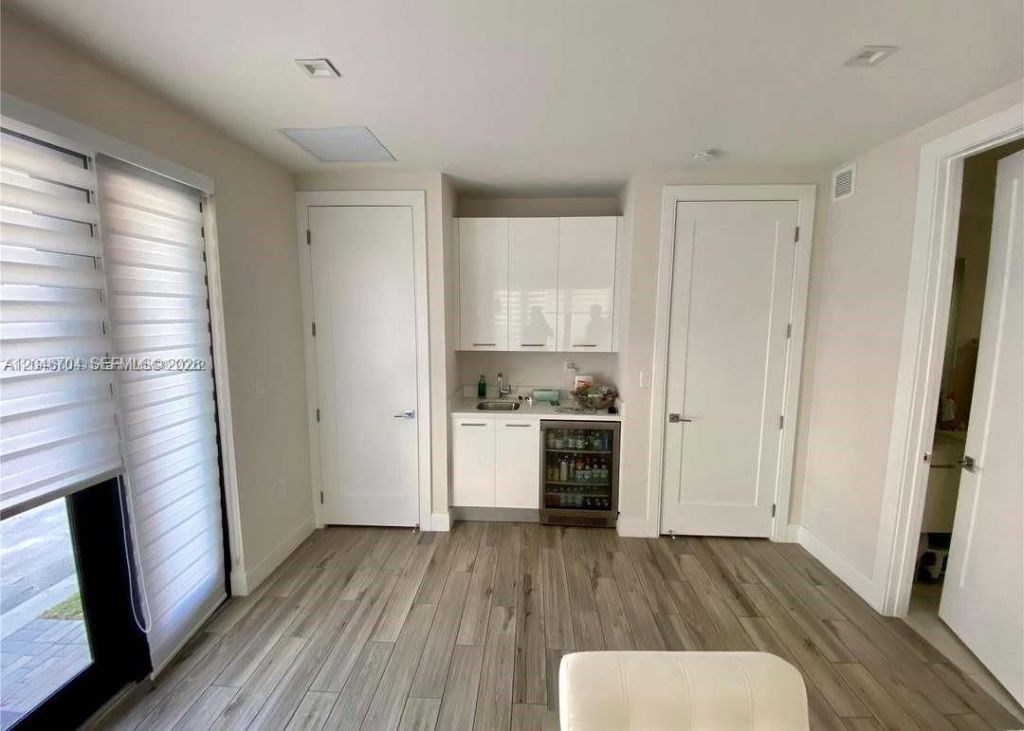 8256 NW 48th Ter, Doral, FL 33166 Photo