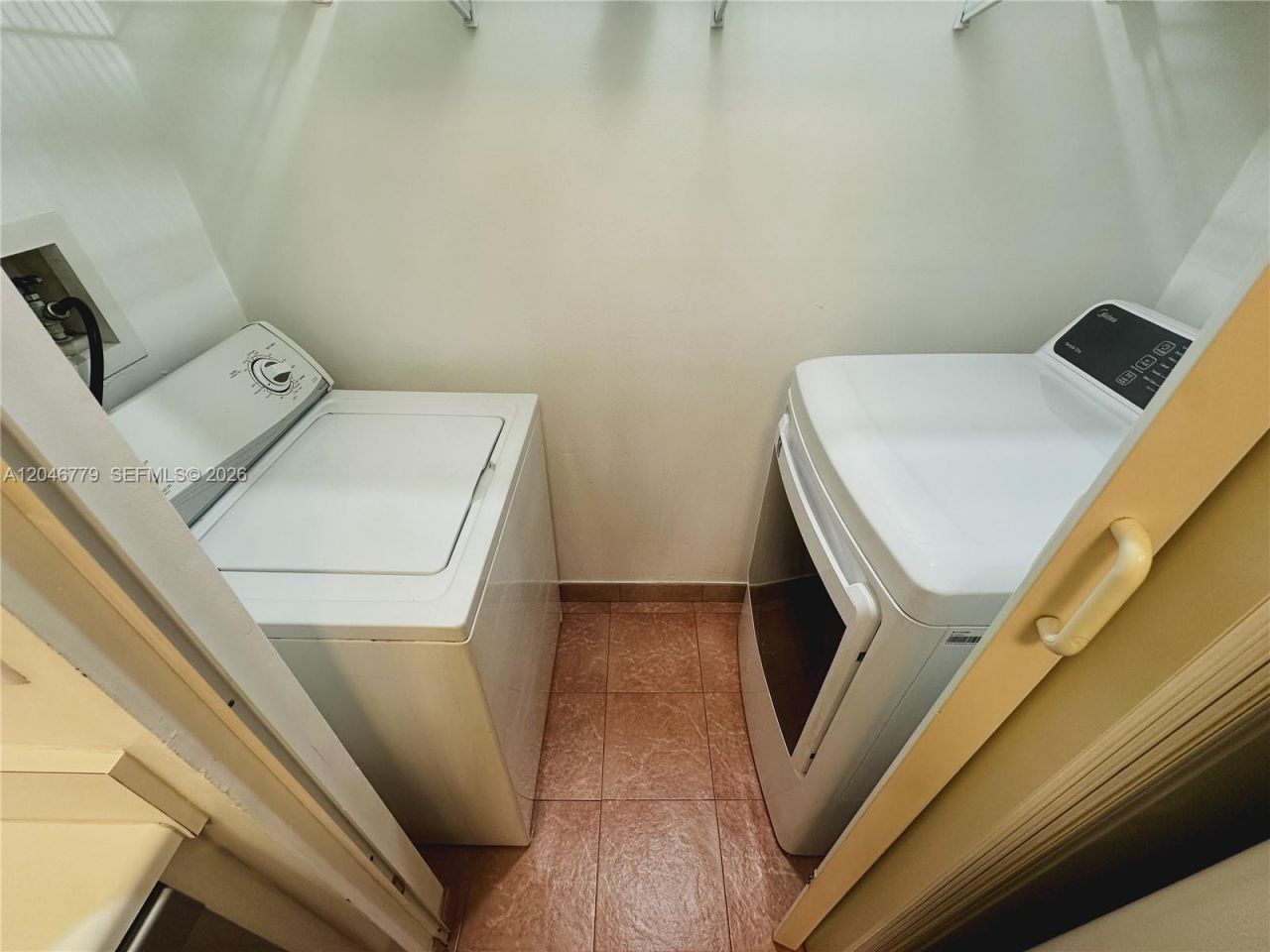 927 NE 199th St , Unit 101, Miami, FL 33179 Photo