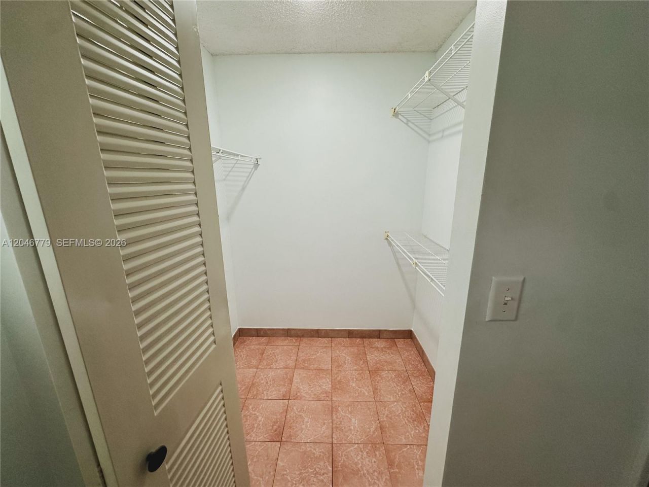 927 NE 199th St , Unit 101, Miami, FL 33179 Photo