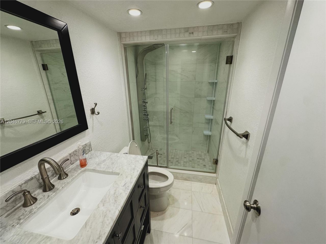 927 NE 199th St , Unit 101, Miami, FL 33179 Photo