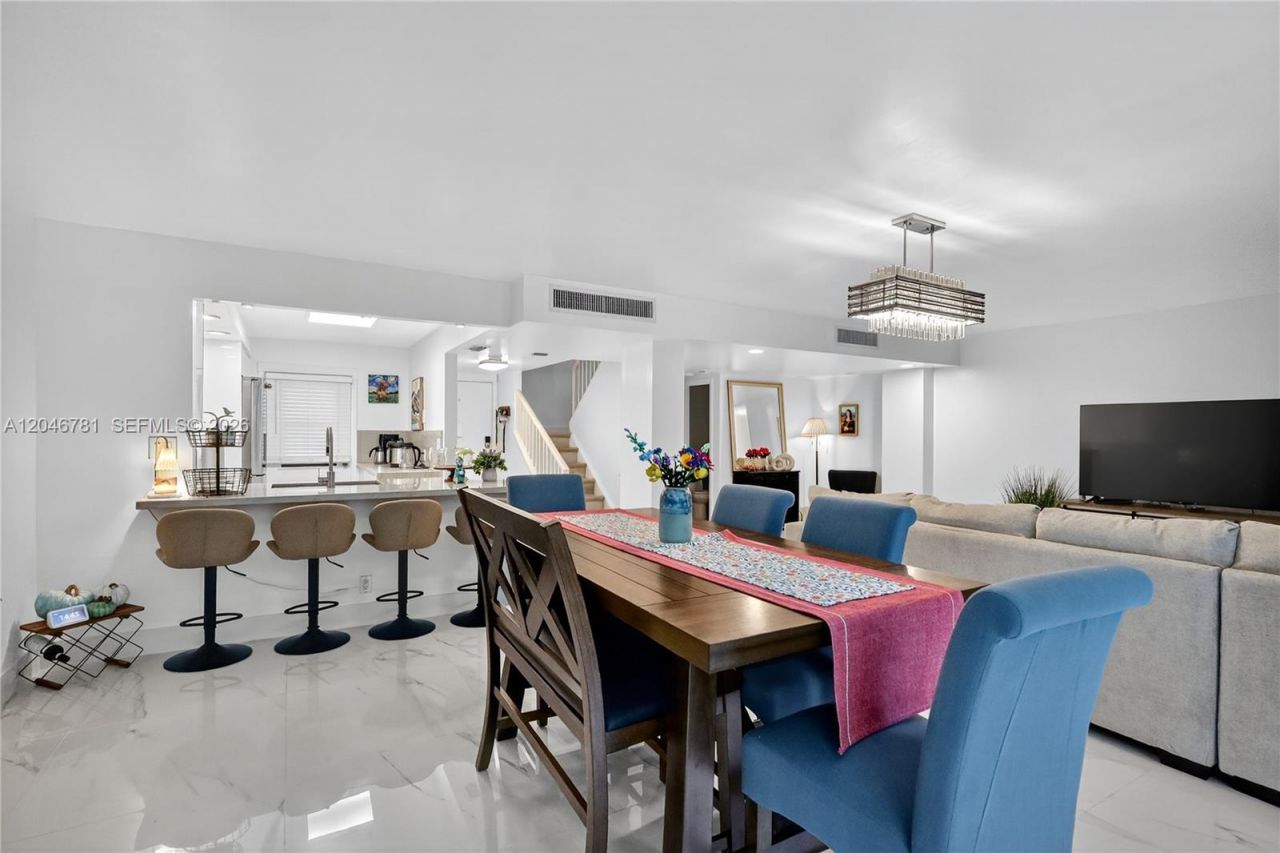 3401 N Country Club Dr , Unit 109, Aventura, FL 33180 Photo