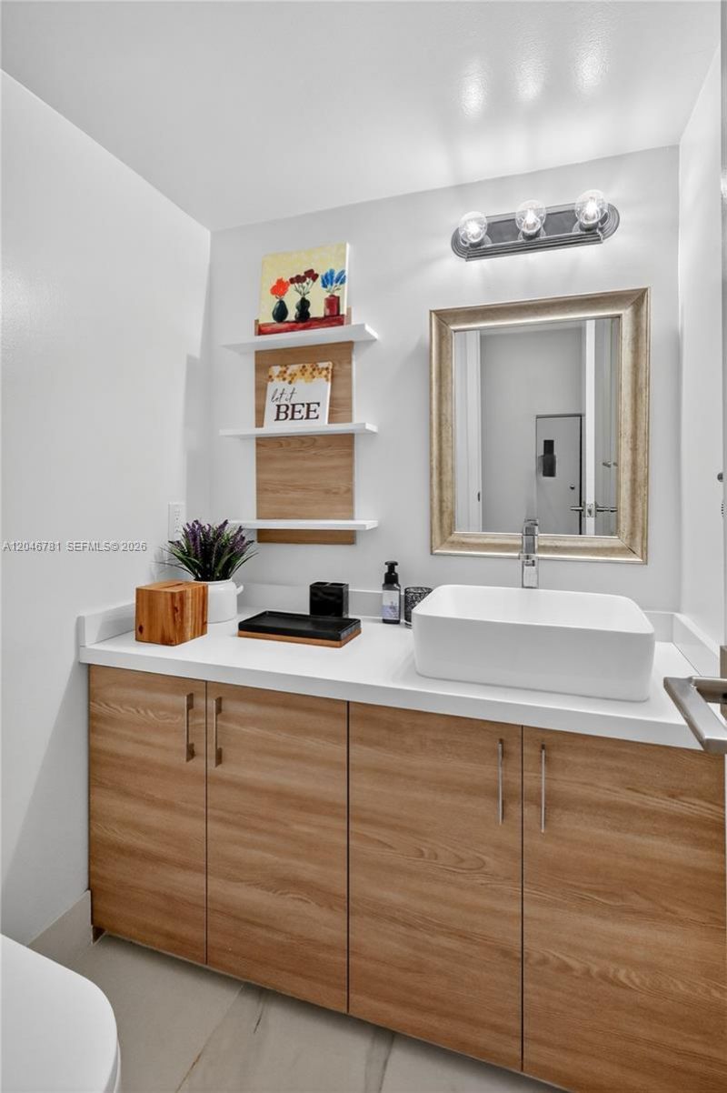 3401 N Country Club Dr , Unit 109, Aventura, FL 33180 Photo