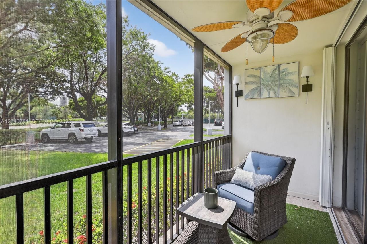 3401 N Country Club Dr , Unit 109, Aventura, FL 33180 Photo