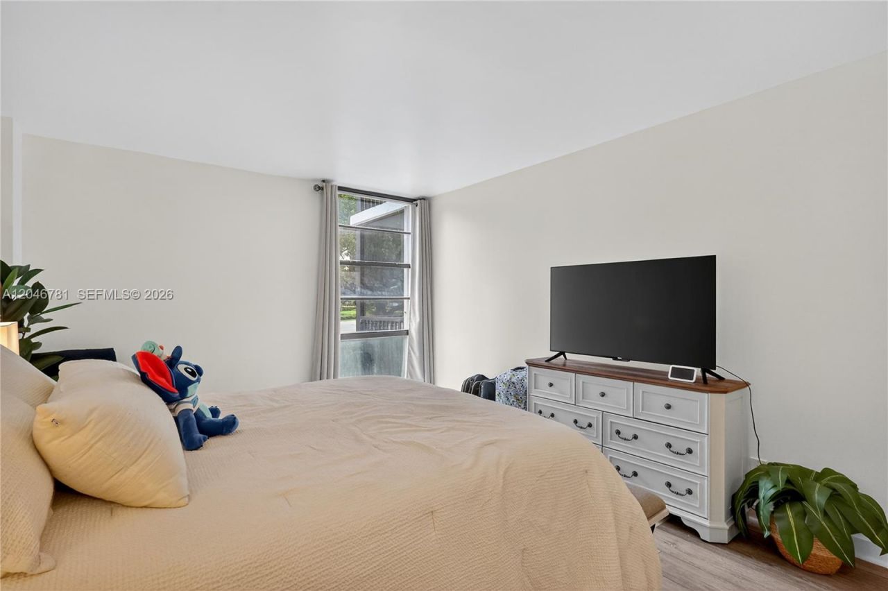 3401 N Country Club Dr , Unit 109, Aventura, FL 33180 Photo