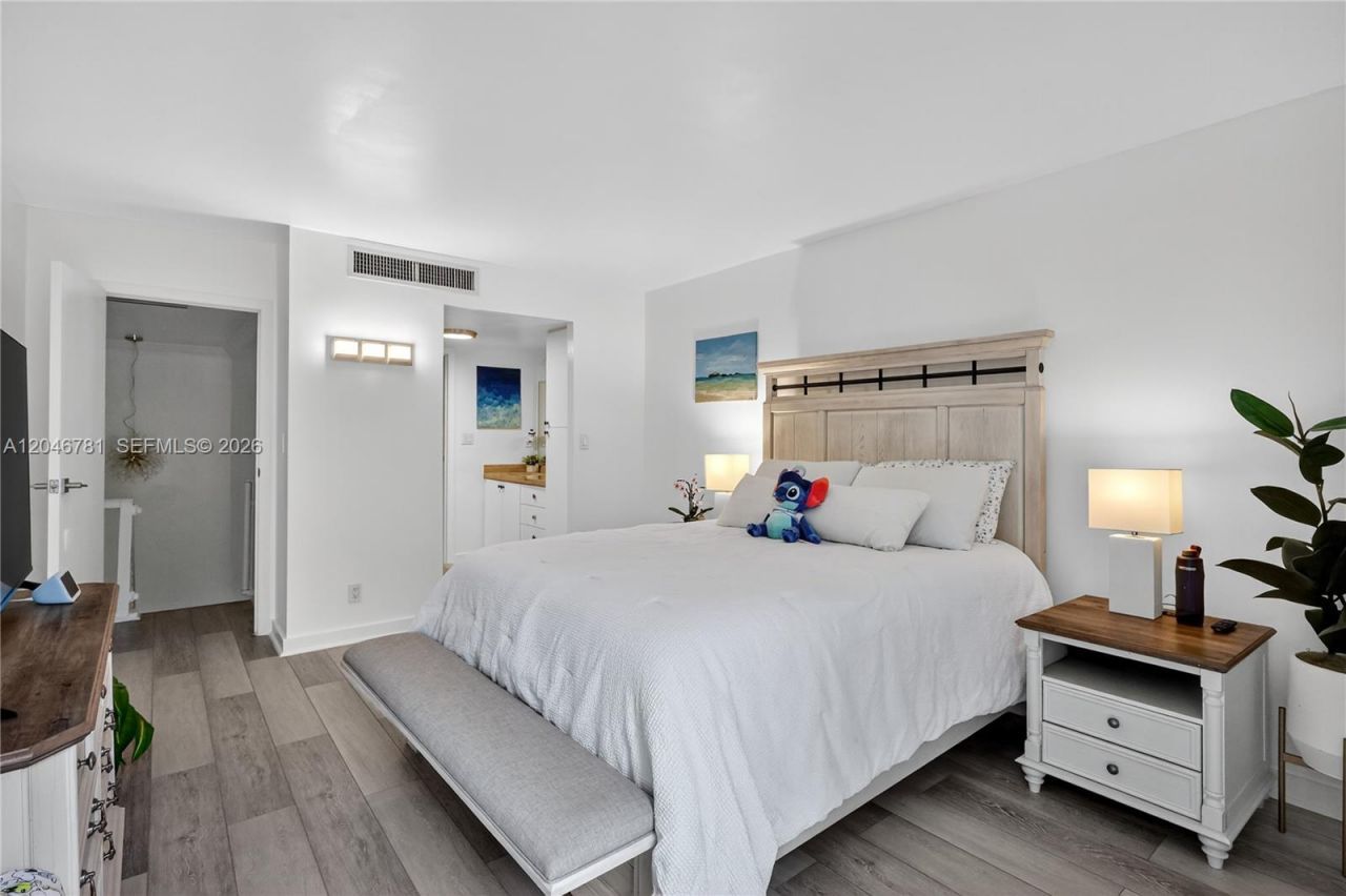 3401 N Country Club Dr , Unit 109, Aventura, FL 33180 Photo