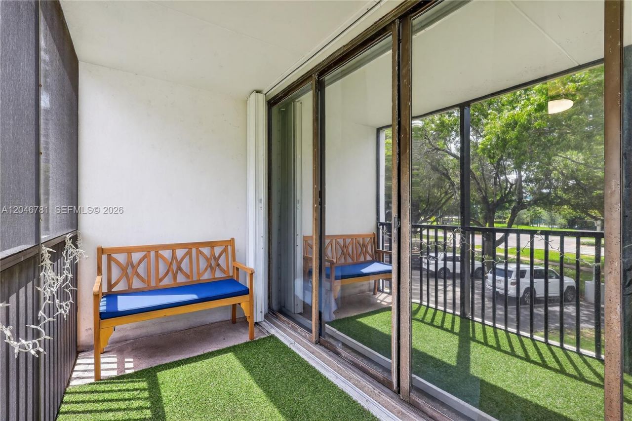 3401 N Country Club Dr , Unit 109, Aventura, FL 33180 Photo