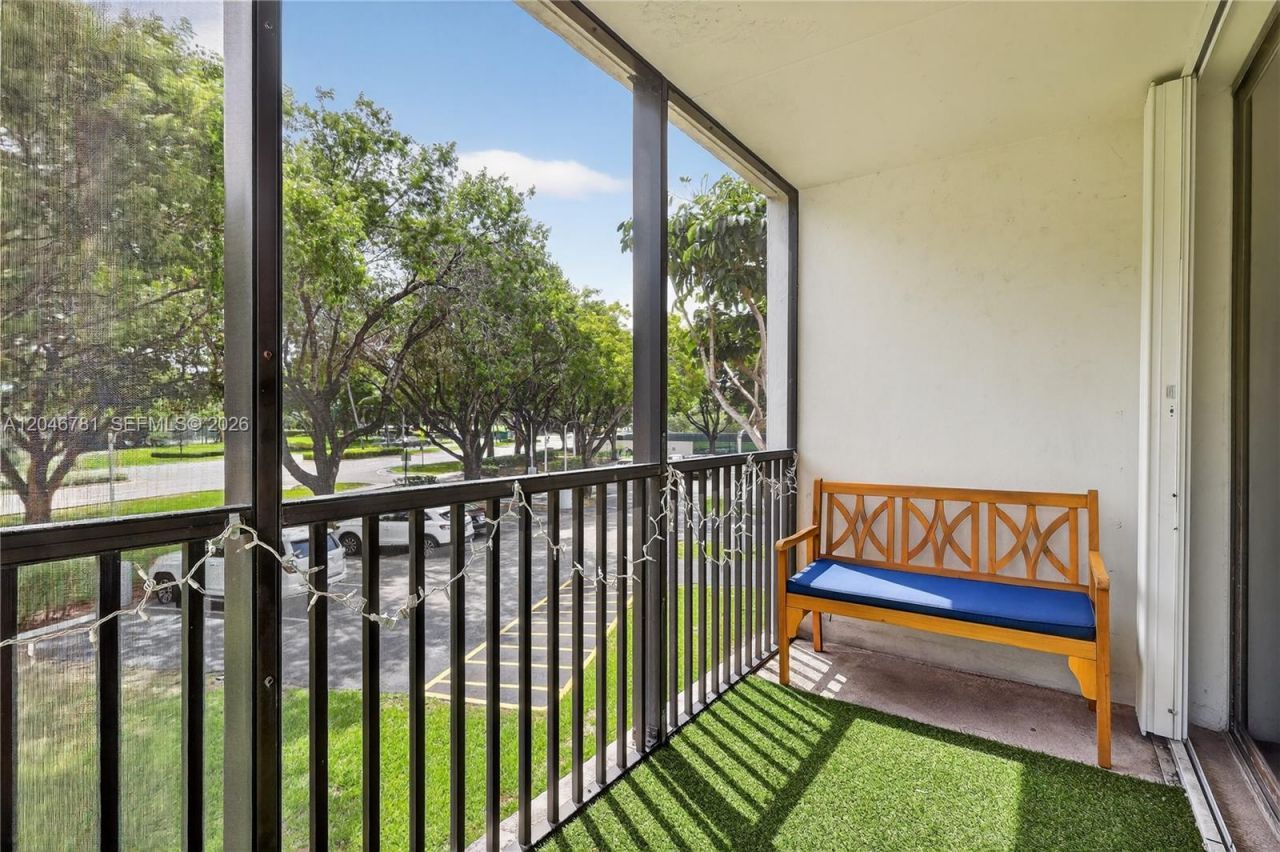3401 N Country Club Dr , Unit 109, Aventura, FL 33180 Photo