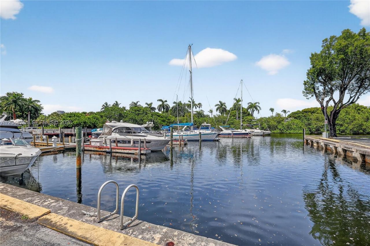 3401 N Country Club Dr , Unit 109, Aventura, FL 33180 Photo