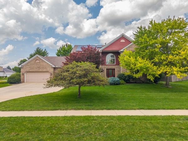 3102 Wisteria Lane, Bloomington, IL 61704