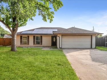 2604 S Meadow Drive, Fort Worth, TX 76133