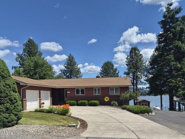 419 Campbell Point Rd , Laclede, ID 83841