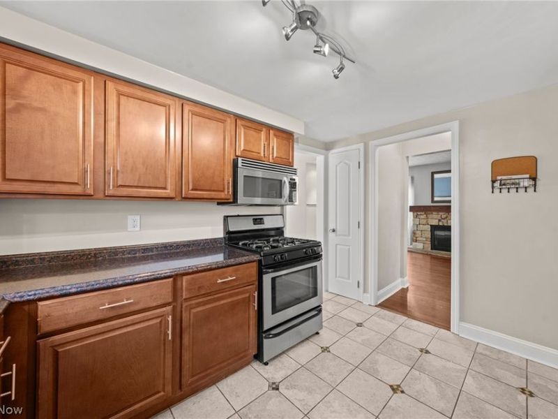 1591 Maywood Road, South Euclid, OH 44121 Photo 9