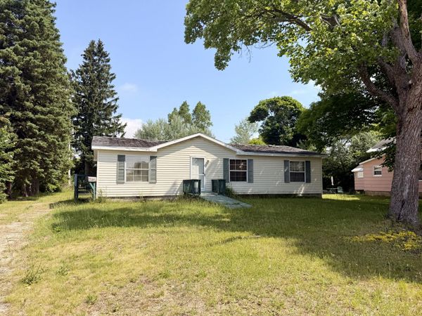 421 E Harrie ST, Newberry, MI 49868